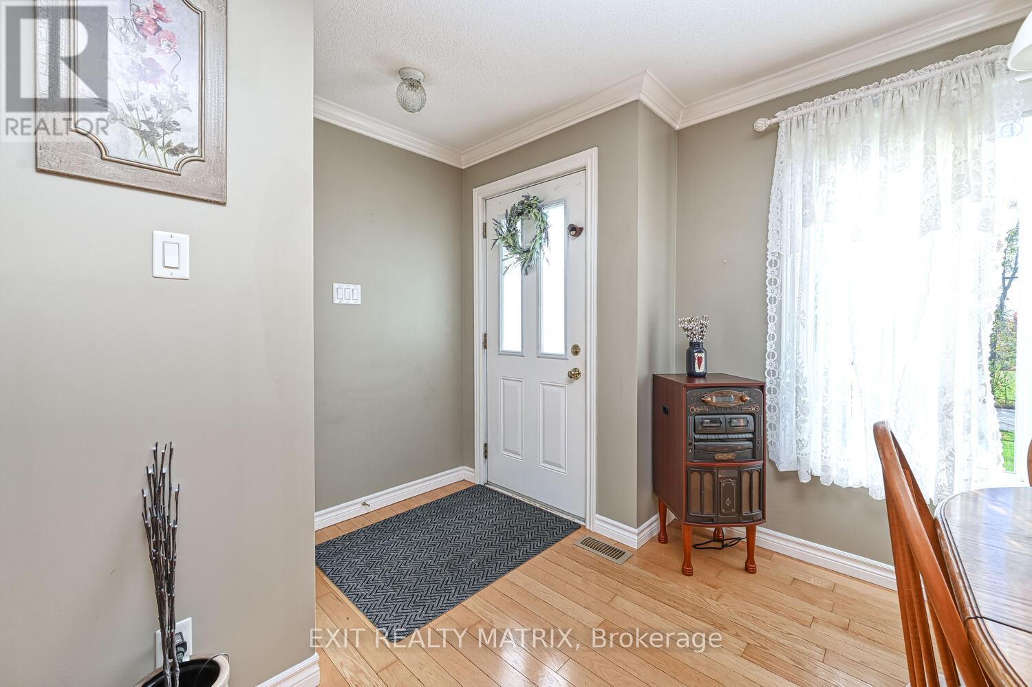 7719 Lawrence Street, Ottawa, Ontario  K0A 3J0 - Photo 3 - X12439966