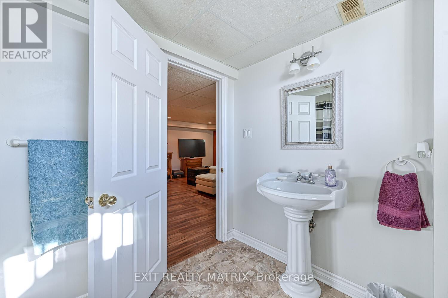 7719 Lawrence Street, Ottawa, Ontario  K0A 3J0 - Photo 32 - X12439966