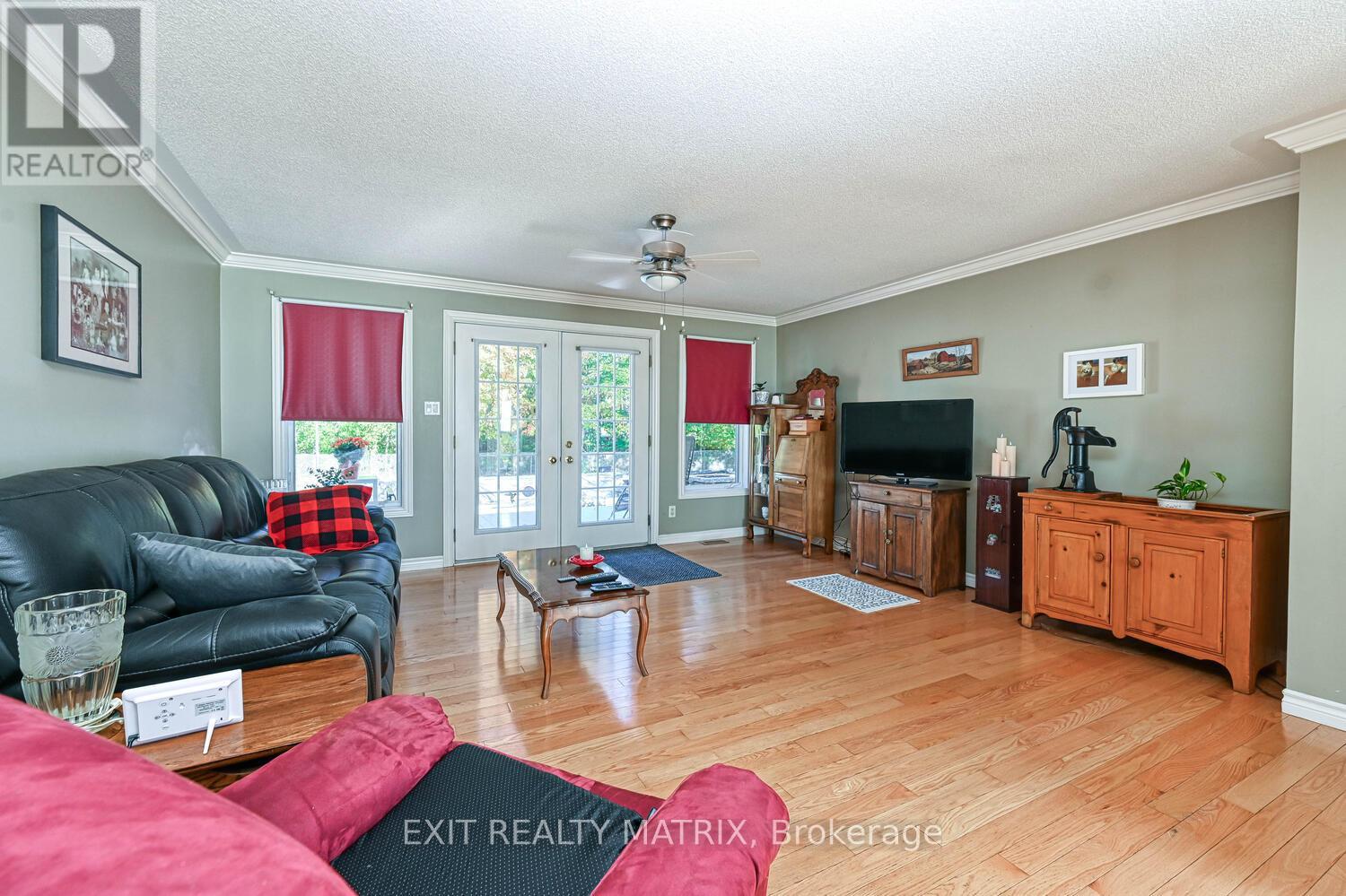 7719 Lawrence Street, Ottawa, Ontario  K0A 3J0 - Photo 4 - X12439966