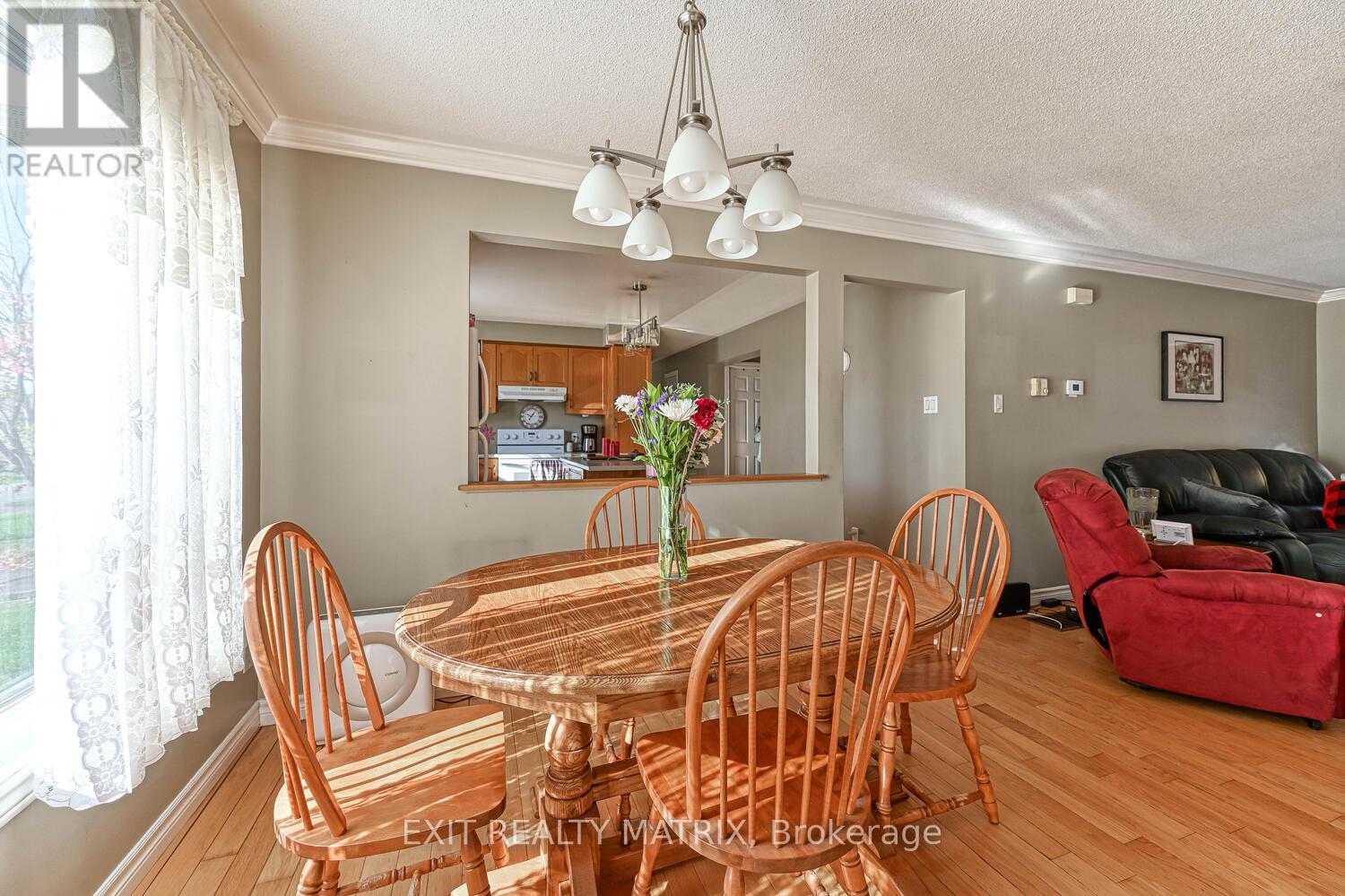 7719 Lawrence Street, Ottawa, Ontario  K0A 3J0 - Photo 6 - X12439966