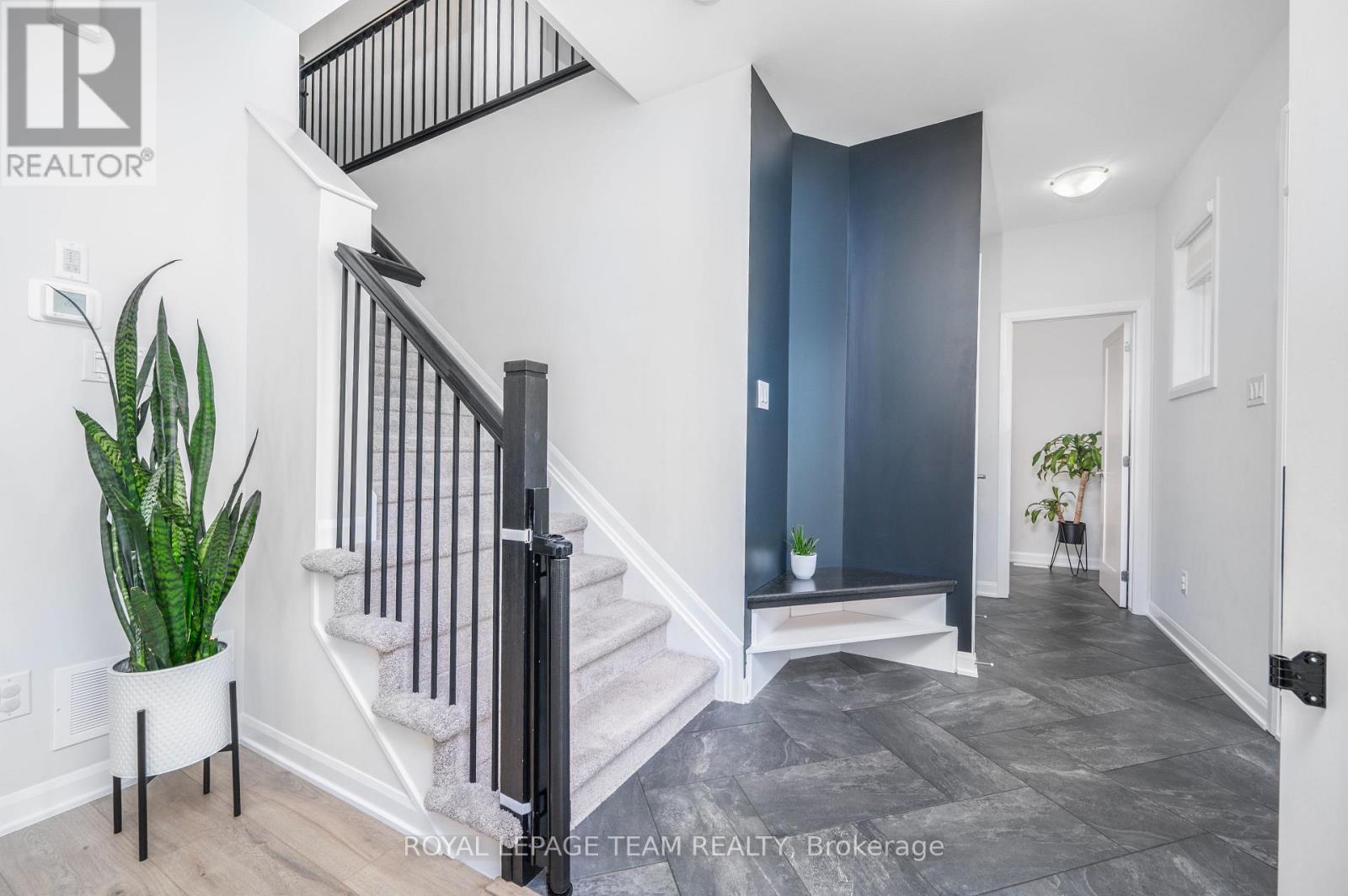 792 Cappamore Drive, Ottawa, Ontario  K2J 6V6 - Photo 5 - X12439970