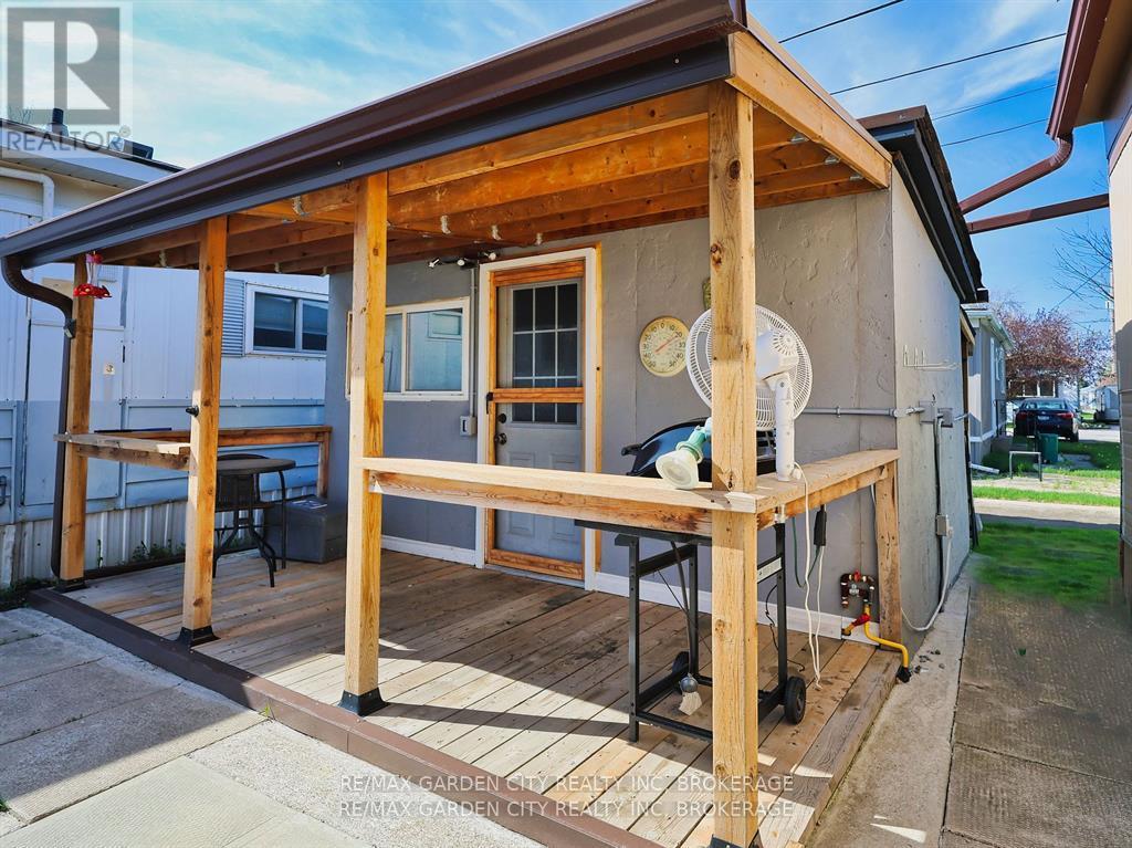 4589 Bethany Lane, Lincoln (Beamsville), Ontario  L3J 0W1 - Photo 4 - X12439810