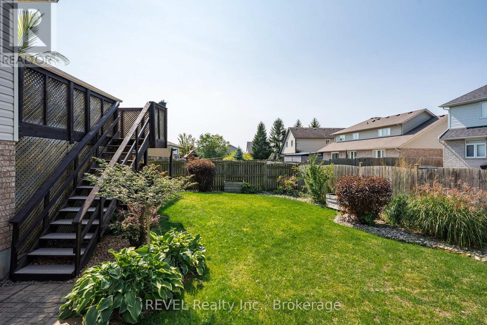 8503 Greenfield Crescent, Niagara Falls (Forestview), Ontario  L2H 3J8 - Photo 42 - X12439879