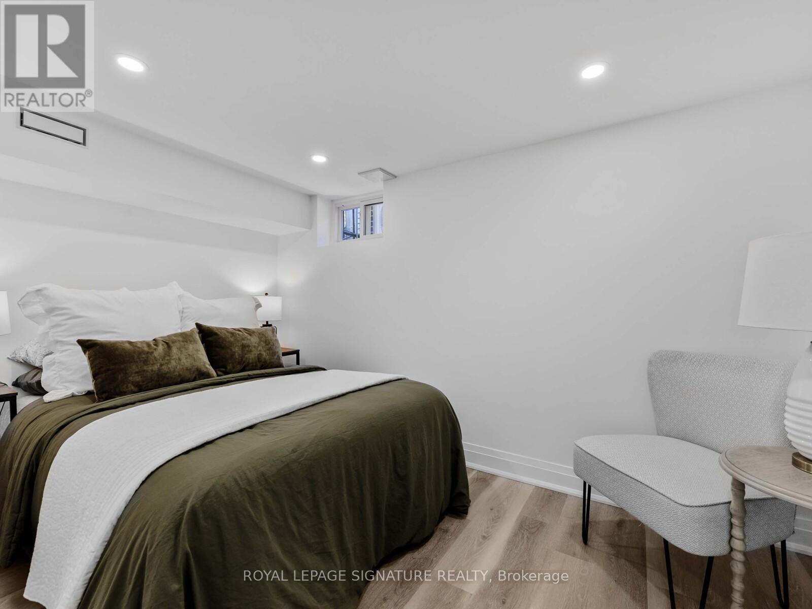 363 Atlas Avenue, Toronto, Ontario  M6C 3P8 - Photo 23 - C12437813