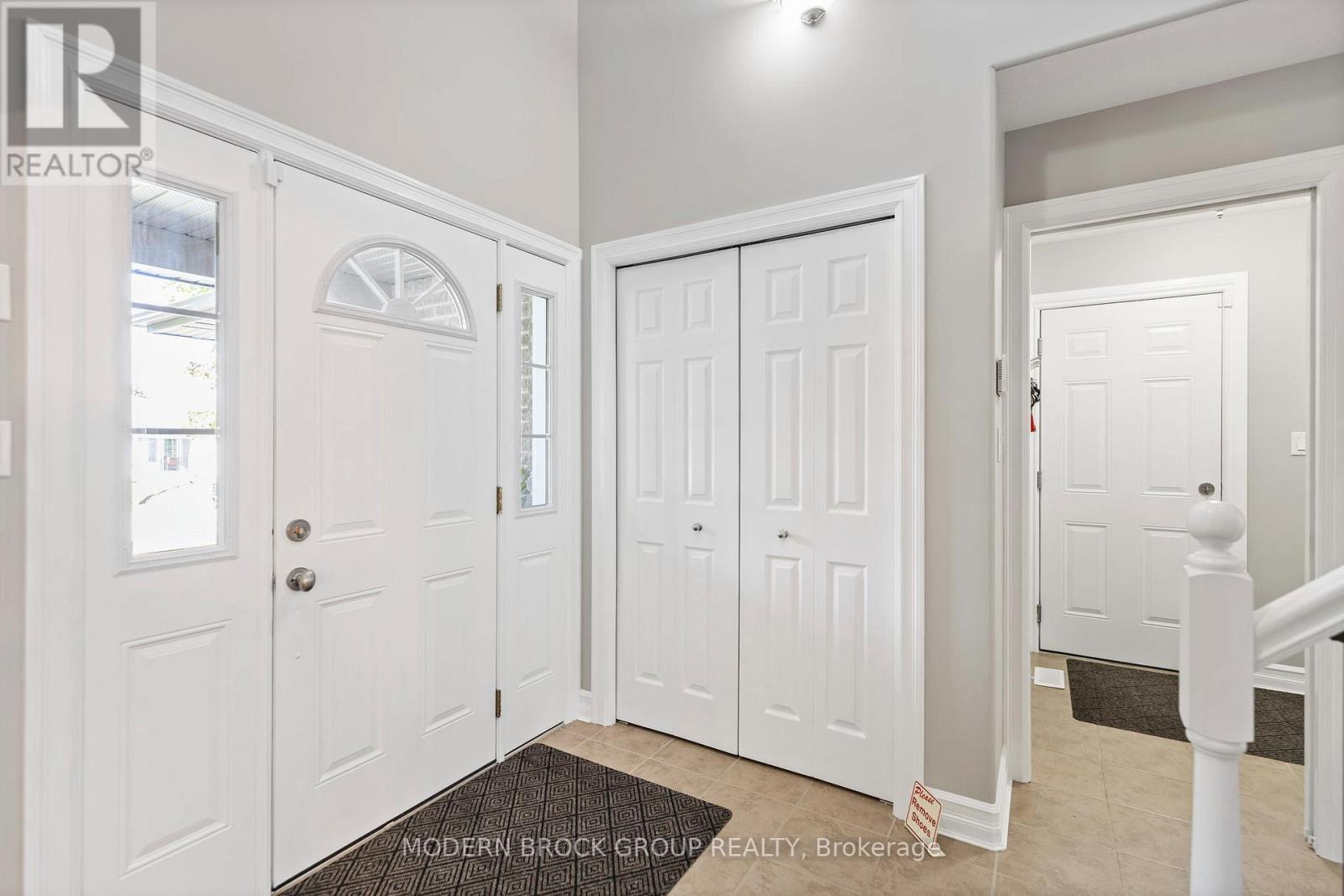 1021 Kingswood Street, Brockville, Ontario  K6V 7G1 - Photo 14 - X12439907