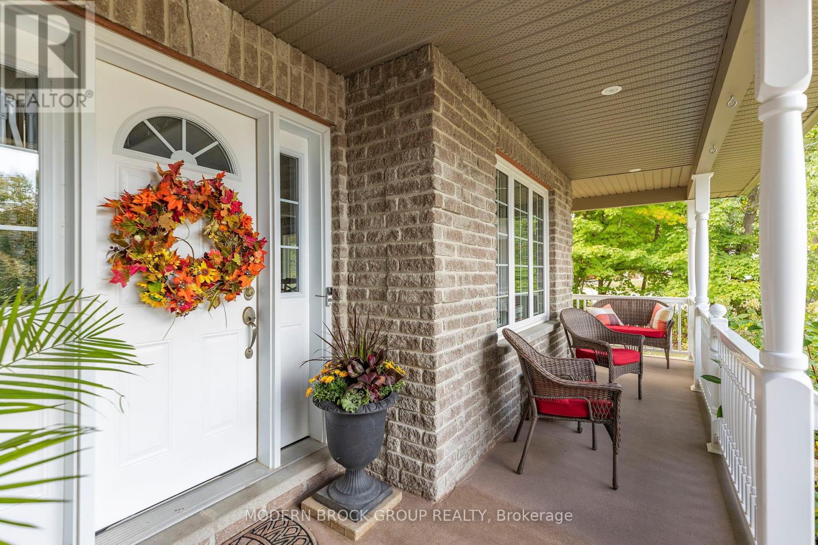 1021 Kingswood Street, Brockville, Ontario  K6V 7G1 - Photo 5 - X12439907