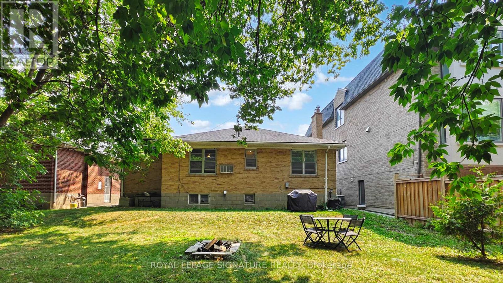 174 Caribou Road, Toronto (Bedford Park-Nortown), Ontario  M5N 2B6 - Photo 24 - C12439687