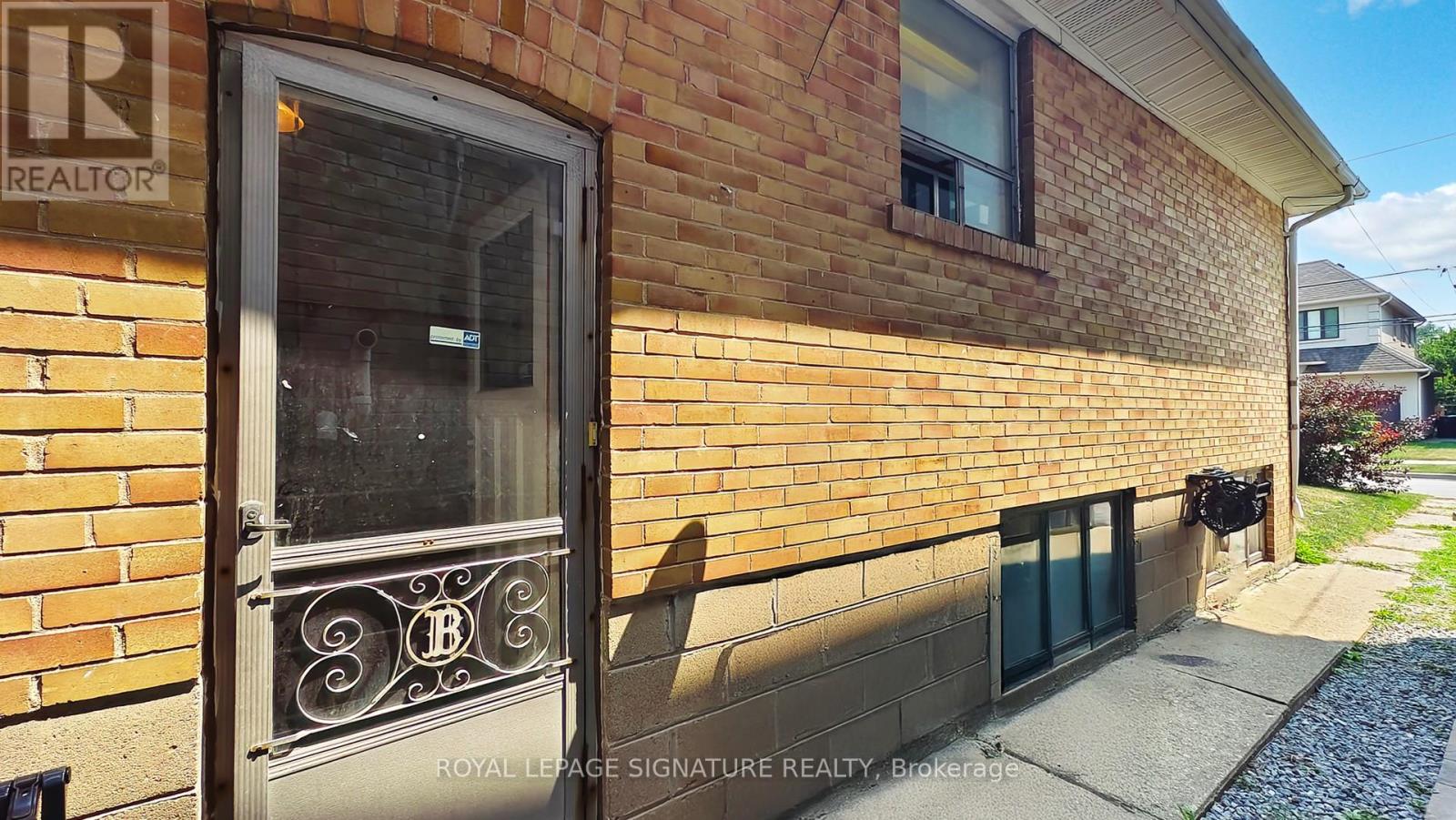 174 Caribou Road, Toronto (Bedford Park-Nortown), Ontario  M5N 2B6 - Photo 27 - C12439687