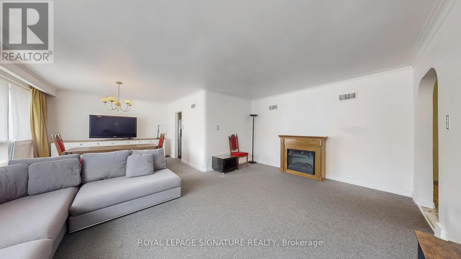 174 Caribou Road, Toronto (Bedford Park-Nortown), Ontario  M5N 2B6 - Photo 4 - C12439687