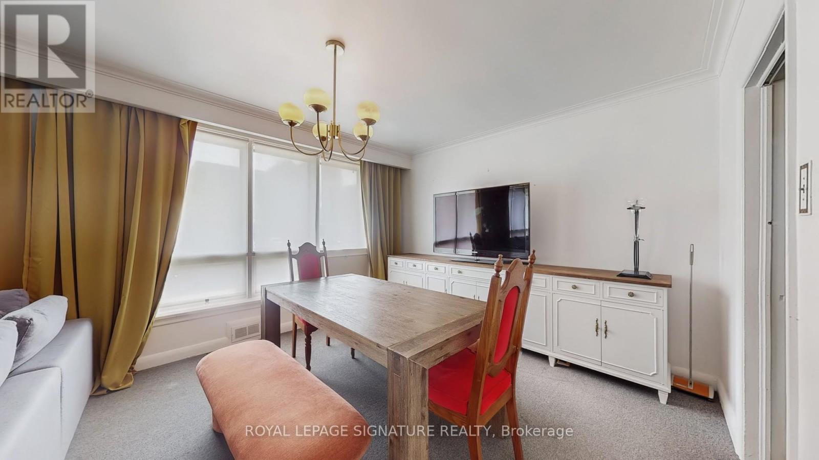 174 Caribou Road, Toronto (Bedford Park-Nortown), Ontario  M5N 2B6 - Photo 5 - C12439687