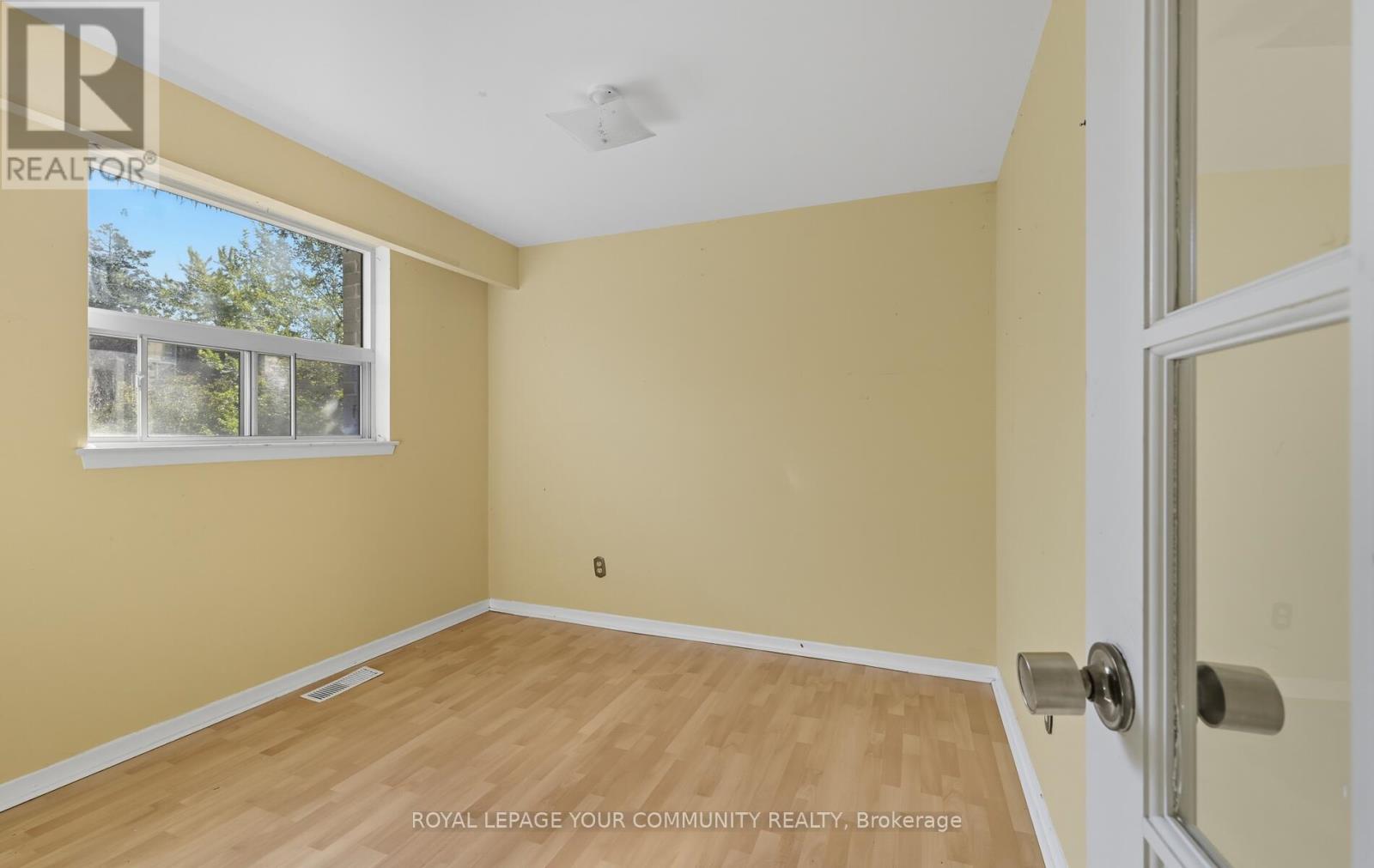 10 Village Green Way, Toronto, Ontario  M2J 1K8 - Photo 11 - C12439705