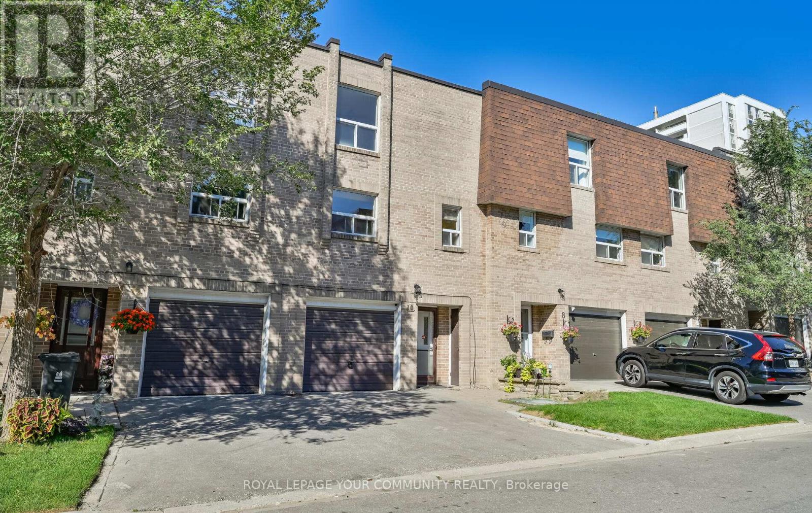10 Village Green Way, Toronto, Ontario  M2J 1K8 - Photo 2 - C12439705