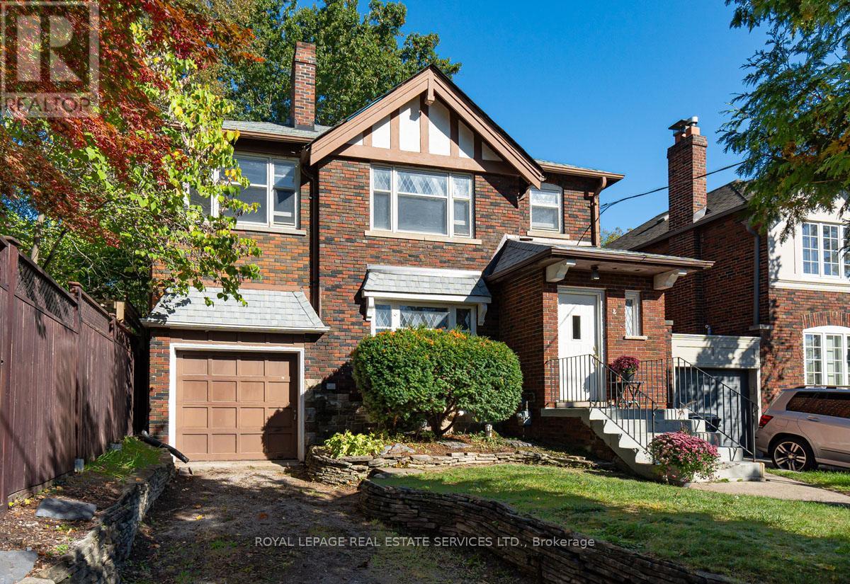 2 PARKLEA DRIVE, Toronto, Ontario