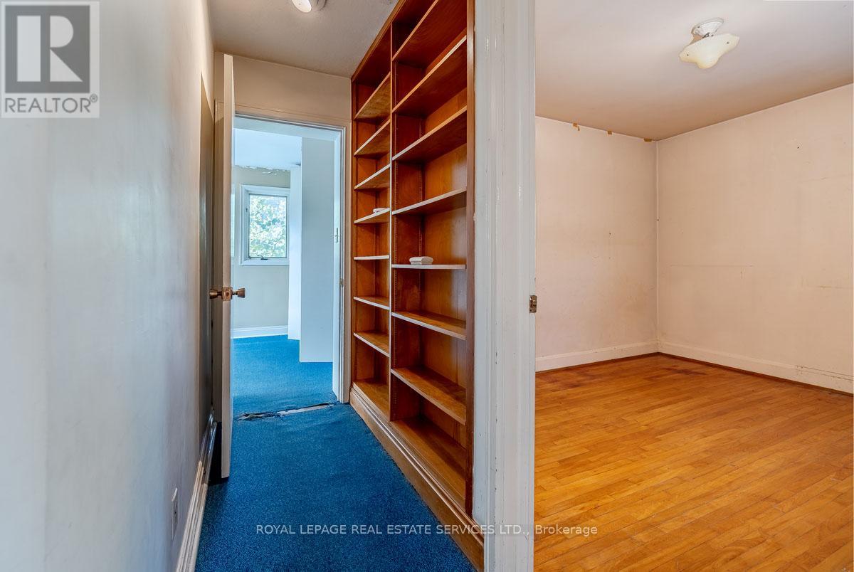 2 Parklea Drive, Toronto, Ontario  M4G 2J4 - Photo 24 - C12439723