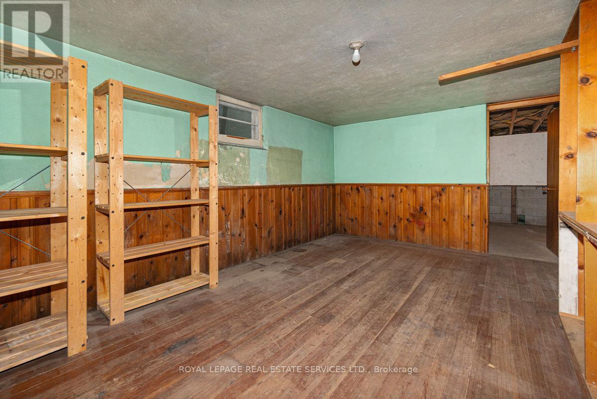 2 Parklea Drive, Toronto, Ontario  M4G 2J4 - Photo 28 - C12439723