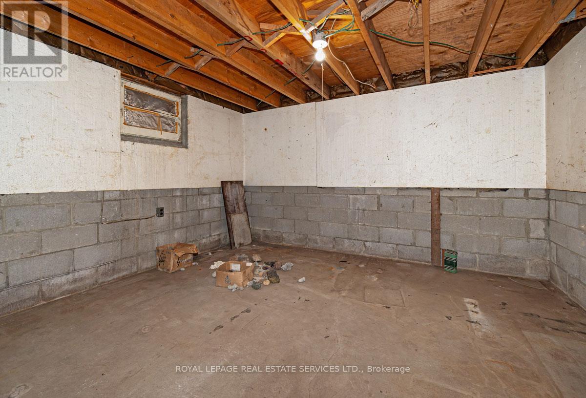 2 Parklea Drive, Toronto, Ontario  M4G 2J4 - Photo 29 - C12439723