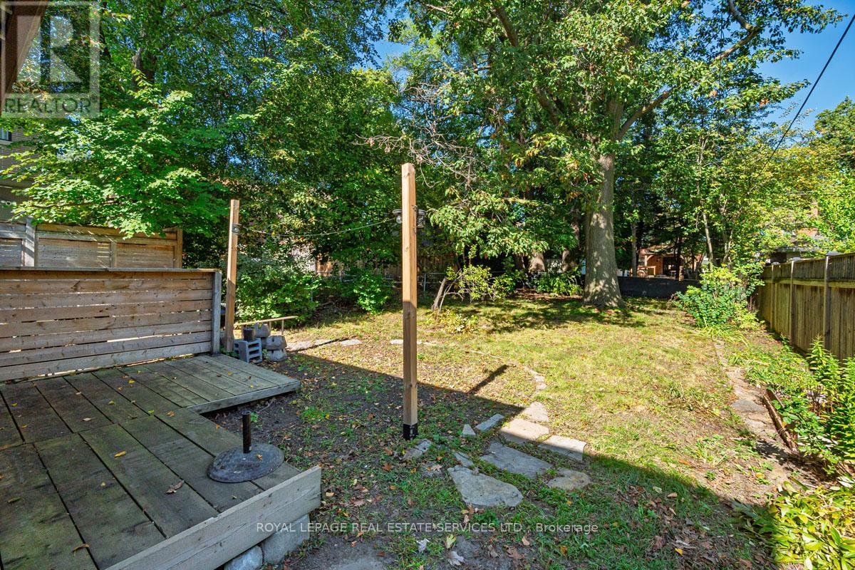 2 Parklea Drive, Toronto, Ontario  M4G 2J4 - Photo 30 - C12439723