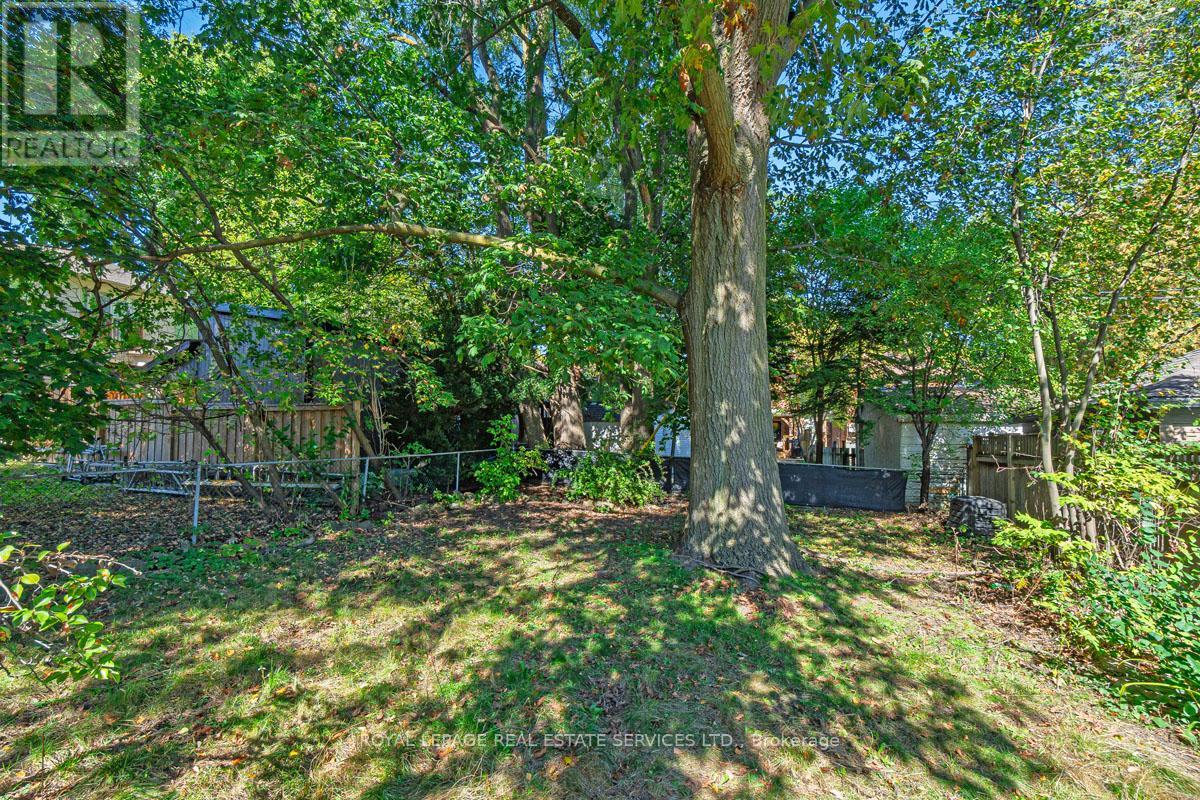 2 Parklea Drive, Toronto, Ontario  M4G 2J4 - Photo 31 - C12439723