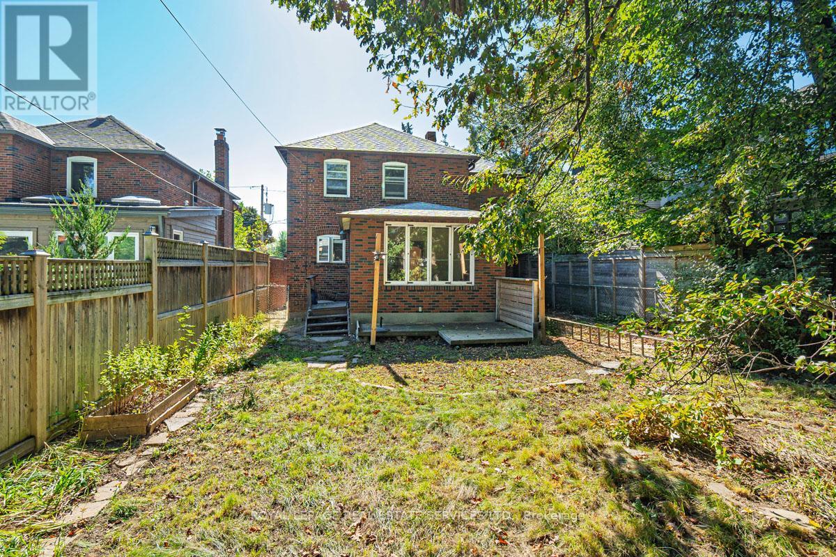 2 Parklea Drive, Toronto, Ontario  M4G 2J4 - Photo 33 - C12439723