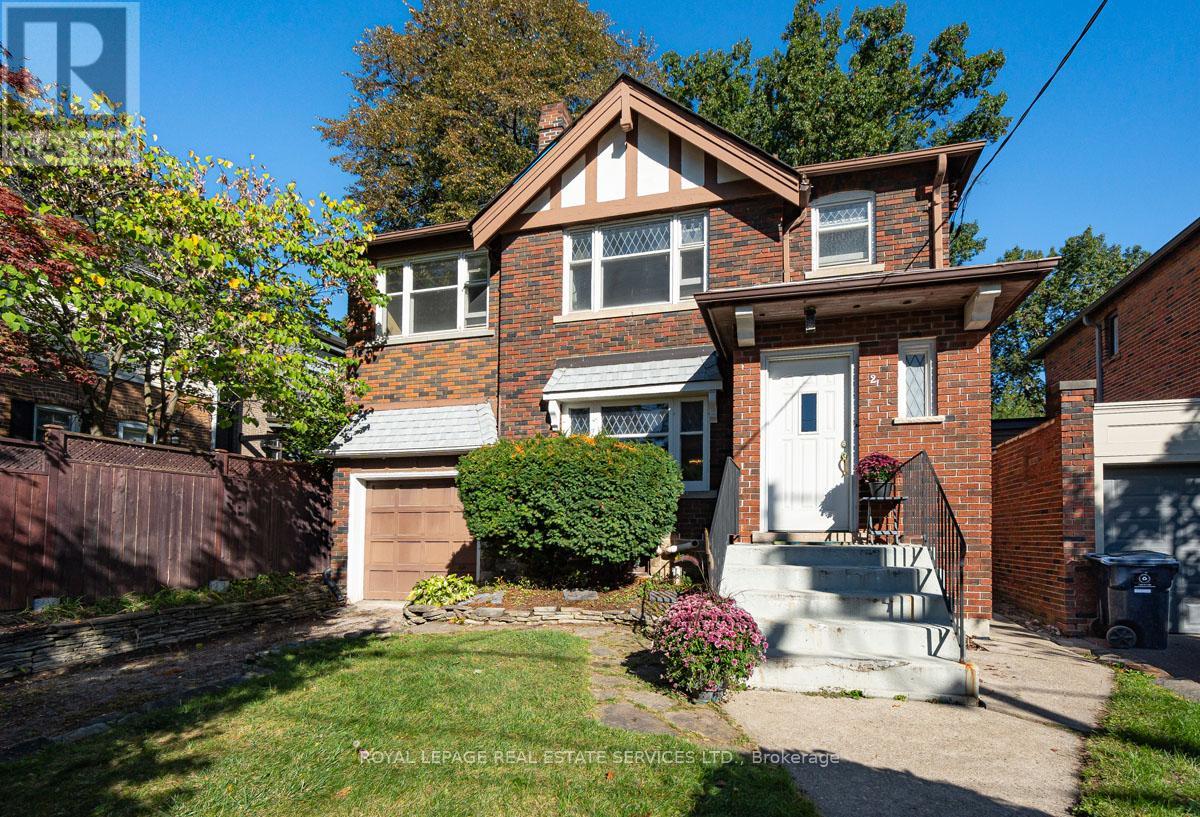 2 Parklea Drive, Toronto, Ontario  M4G 2J4 - Photo 5 - C12439723