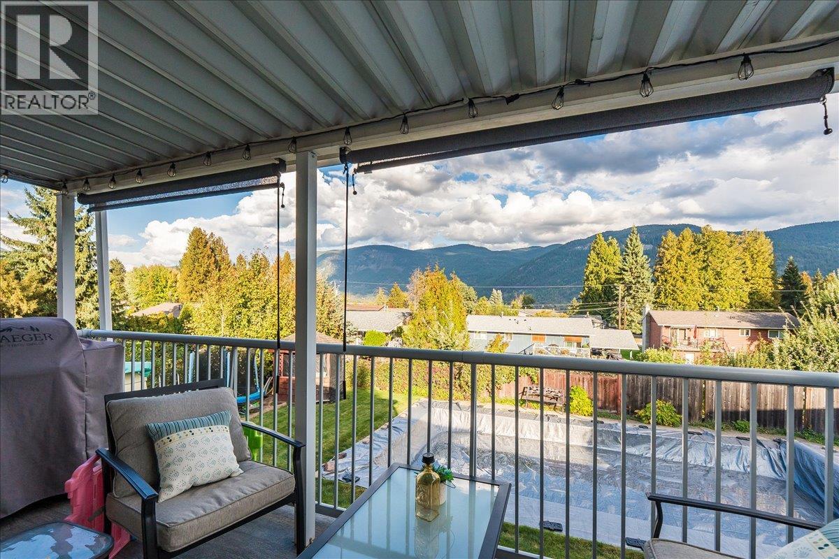 2621 10th Avenue, Castlegar, British Columbia  V1N 3A4 - Photo 12 - 10364547