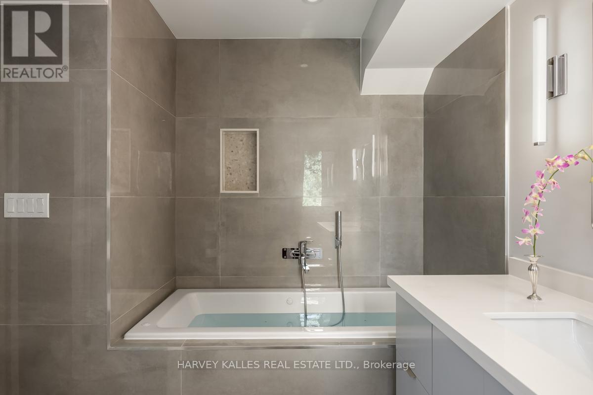 108 Shaftesbury Avenue, Toronto, Ontario  M4T 1A5 - Photo 22 - C12439729