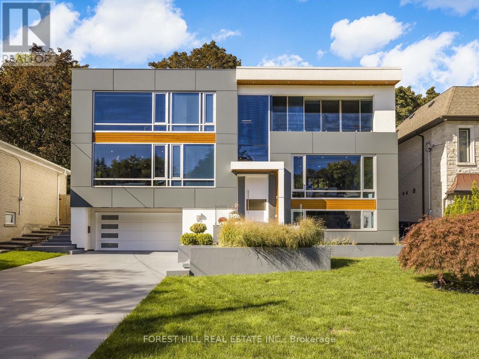 16 VIAMEDE CRESCENT, Toronto, Ontario