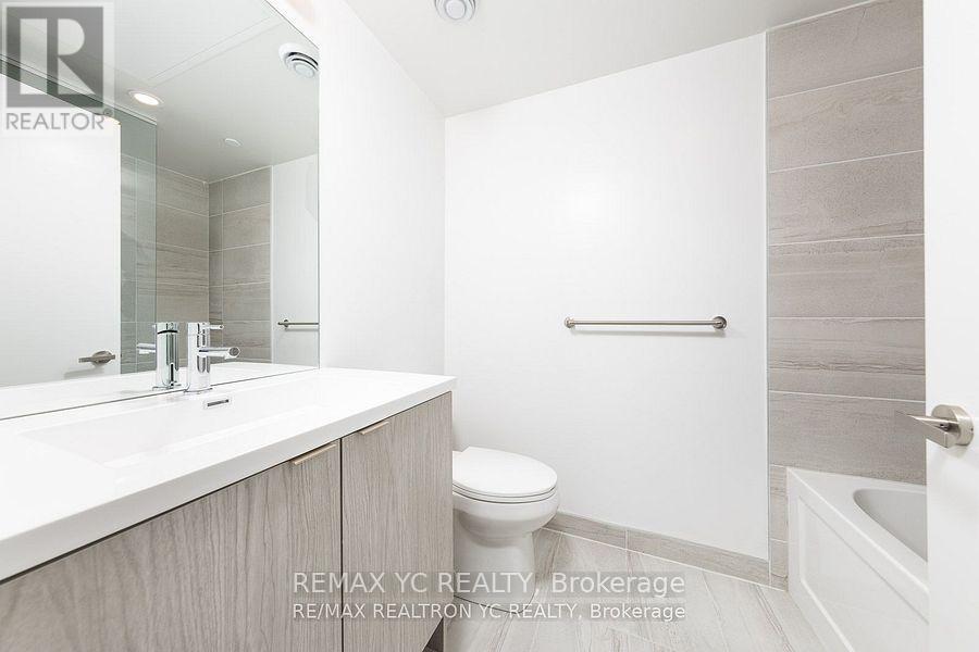 7606 - 55 Cooper Street, Toronto, Ontario  M5E 0G1 - Photo 14 - C12439752