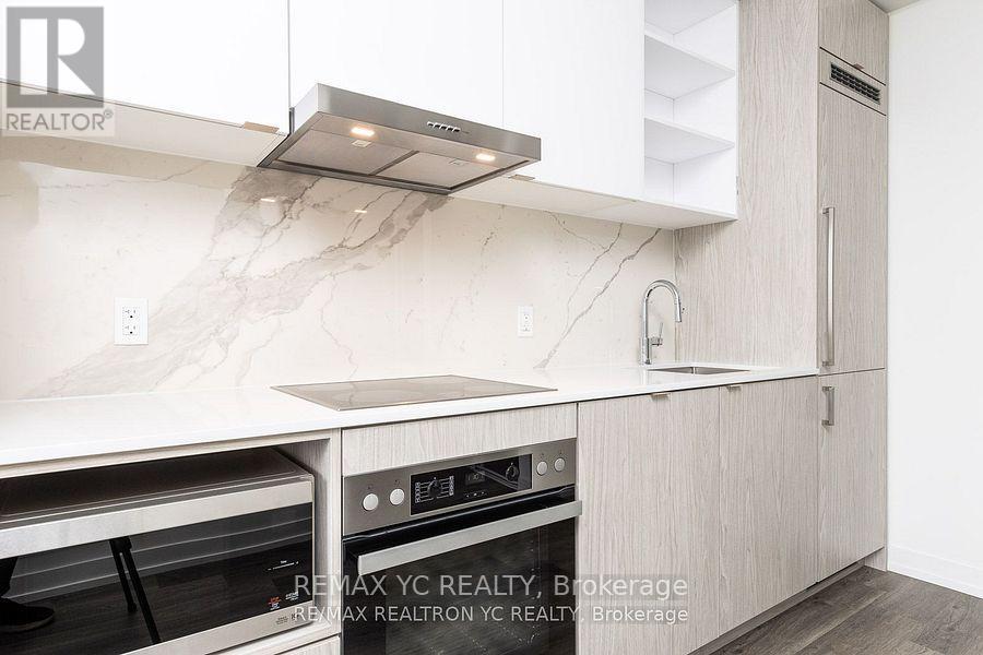 7606 - 55 Cooper Street, Toronto, Ontario  M5E 0G1 - Photo 3 - C12439752