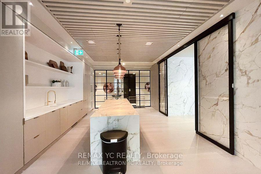 7606 - 55 Cooper Street, Toronto, Ontario  M5E 0G1 - Photo 38 - C12439752