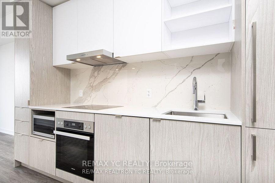 7606 - 55 Cooper Street, Toronto, Ontario  M5E 0G1 - Photo 4 - C12439752