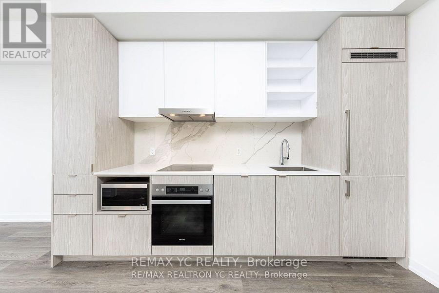 7606 - 55 Cooper Street, Toronto, Ontario  M5E 0G1 - Photo 5 - C12439752