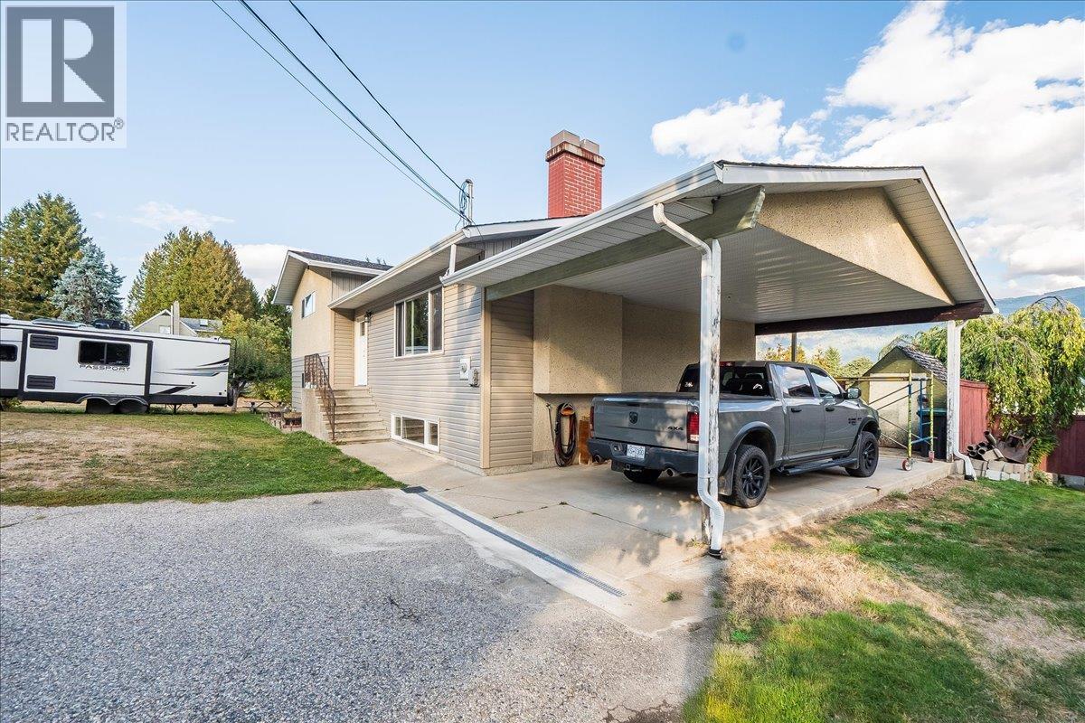 2621 10th Avenue, Castlegar, British Columbia  V1N 3A4 - Photo 2 - 10364547