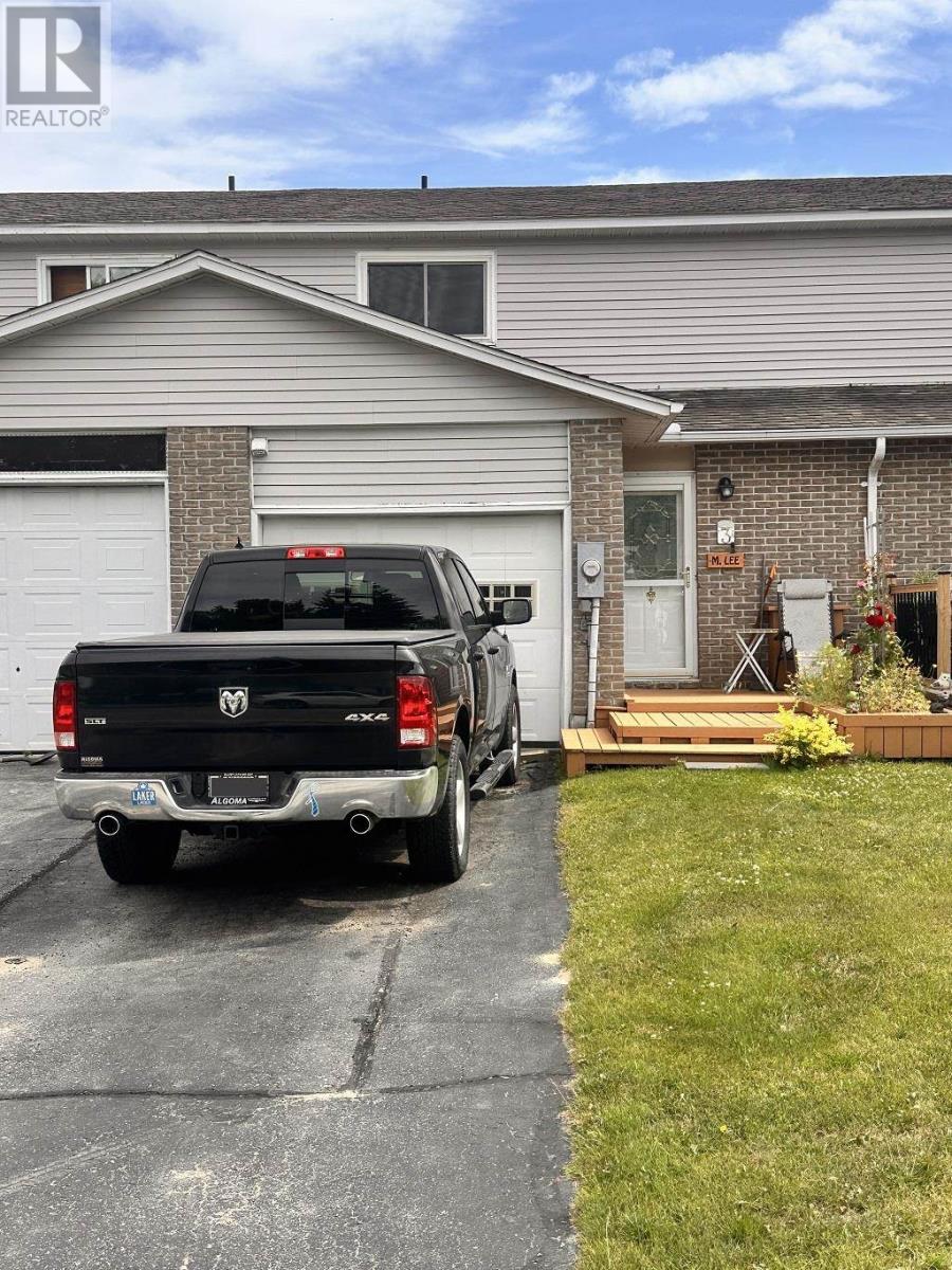 3 Farrell CRES, Elliot Lake, Ontario