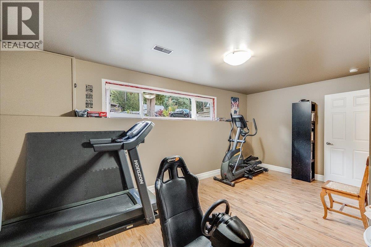 2621 10th Avenue, Castlegar, British Columbia  V1N 3A4 - Photo 47 - 10364547