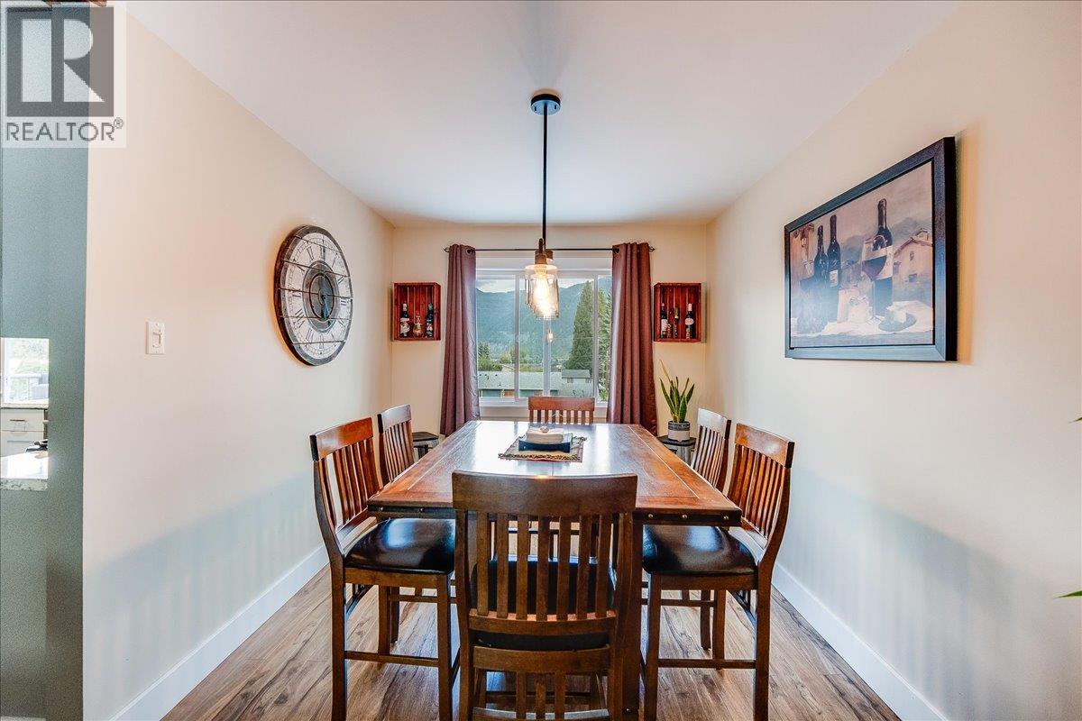 2621 10th Avenue, Castlegar, British Columbia  V1N 3A4 - Photo 26 - 10364547