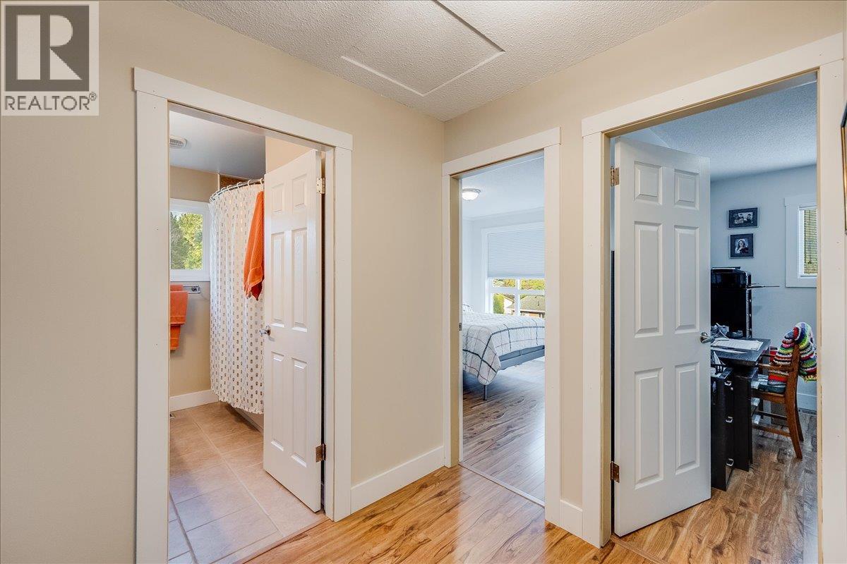 2621 10th Avenue, Castlegar, British Columbia  V1N 3A4 - Photo 30 - 10364547
