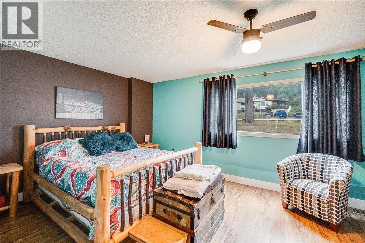 2621 10th Avenue, Castlegar, British Columbia  V1N 3A4 - Photo 46 - 10364547