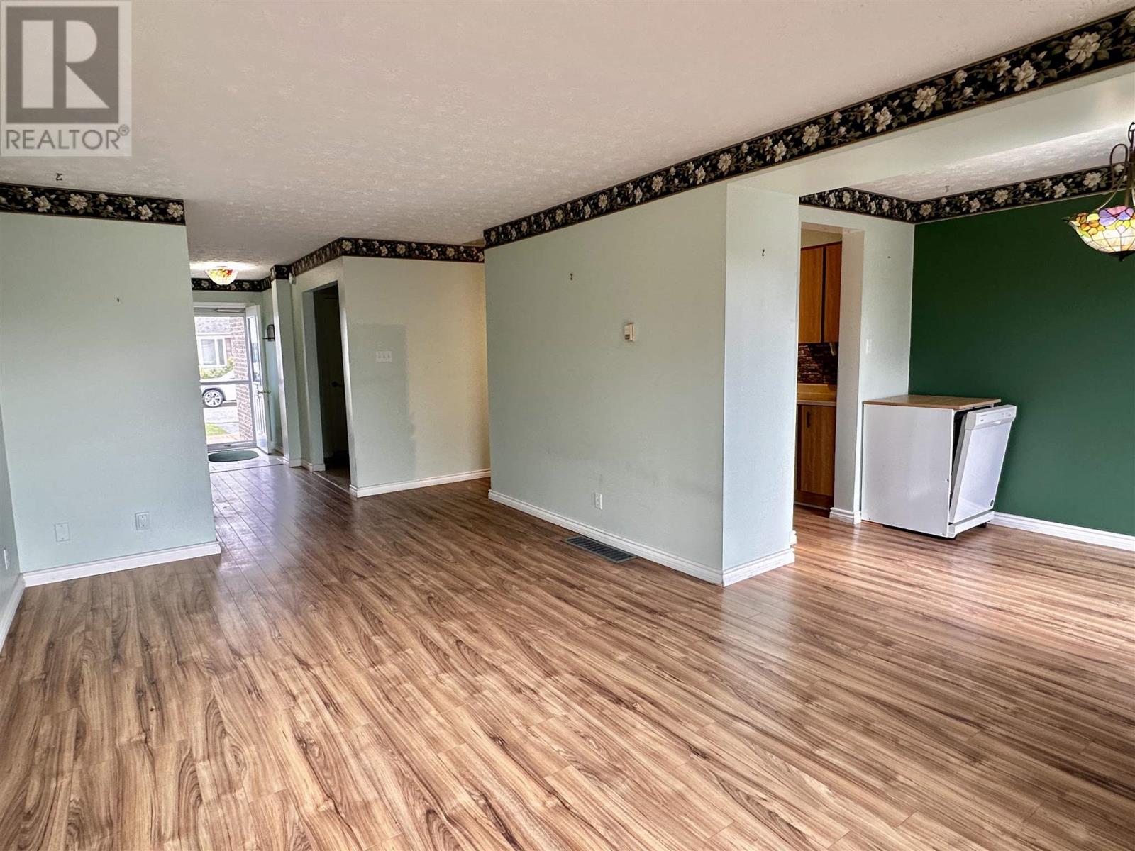 3 Farrell Cres, Elliot Lake, Ontario  P5A 3N5 - Photo 7 - SM252038