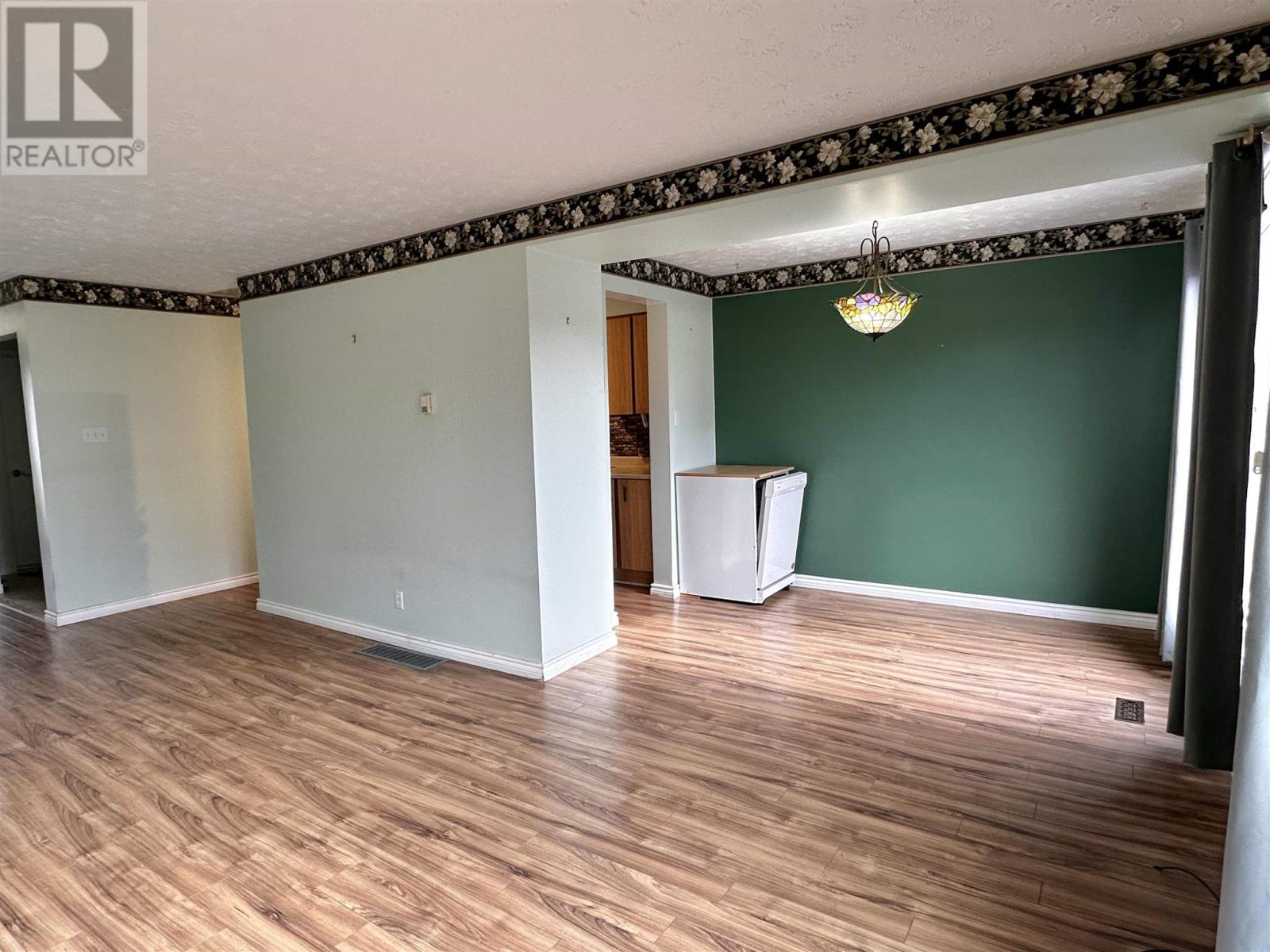 3 Farrell Cres, Elliot Lake, Ontario  P5A 3N5 - Photo 6 - SM252038