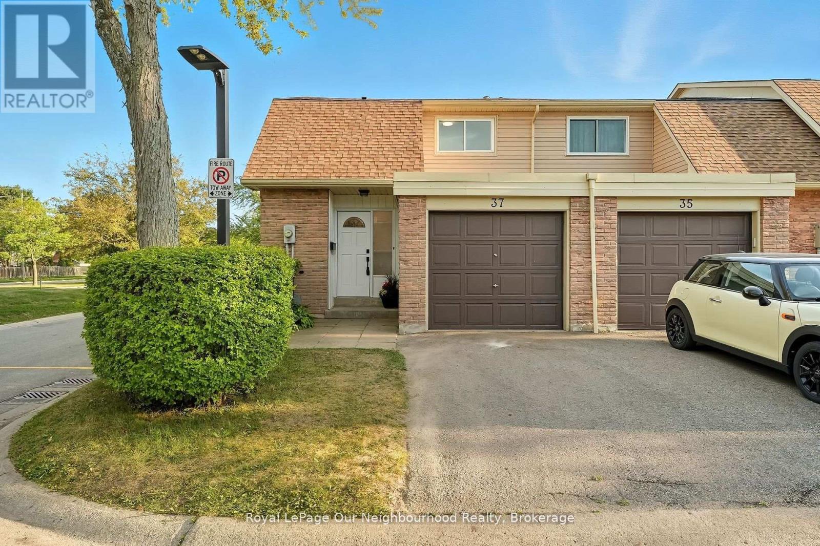 37 Robbie Crescent, Ajax, Ontario  L1S 3N1 - Photo 1 - E12439982