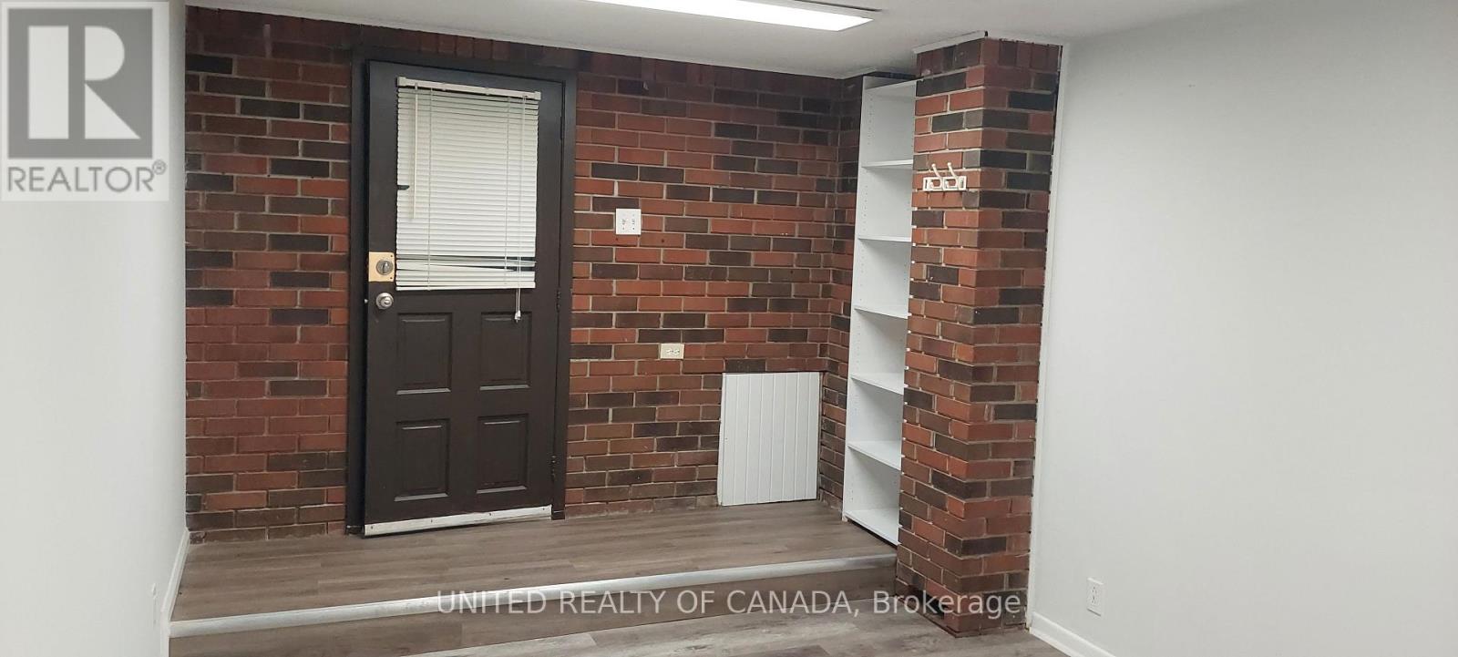 Lower - 126 Weldrick Rd Road W, Richmond Hill, Ontario  L4C 3V1 - Photo 2 - N12438961