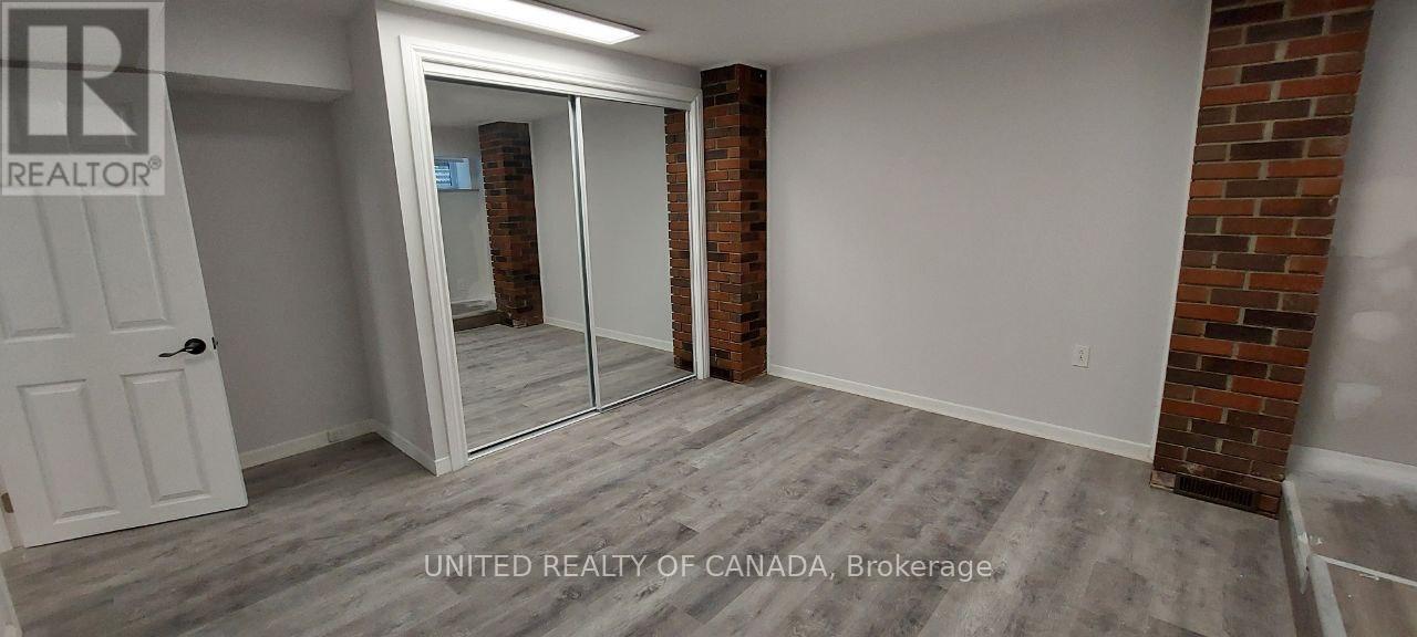 Lower - 126 Weldrick Rd Road W, Richmond Hill, Ontario  L4C 3V1 - Photo 3 - N12438961