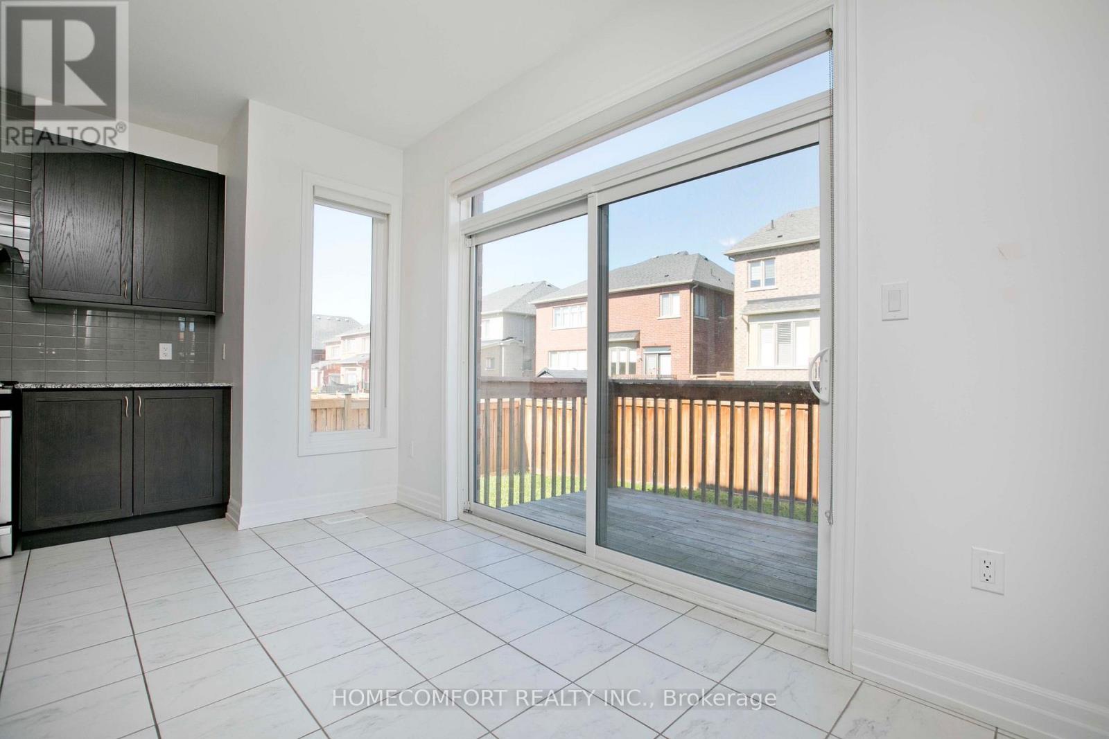 14 St Ives Crescent, Whitby, Ontario  L1P 0C5 - Photo 9 - E12439678