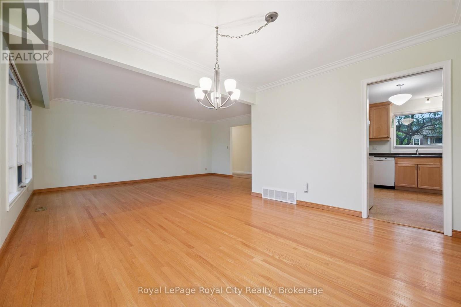 28 Colborn Street, Guelph, Ontario  N1G 2M5 - Photo 14 - X12439809