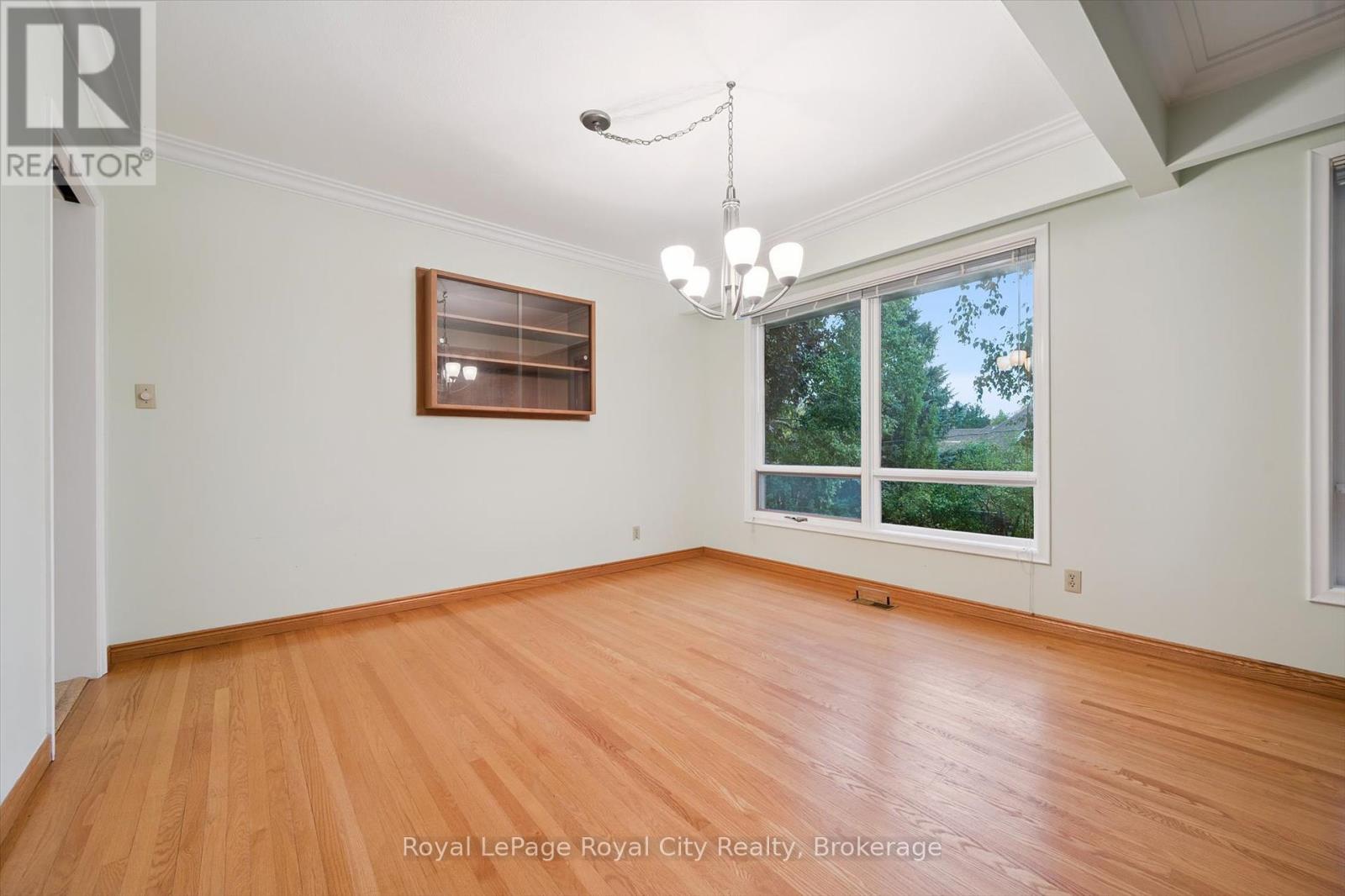 28 Colborn Street, Guelph, Ontario  N1G 2M5 - Photo 18 - X12439809
