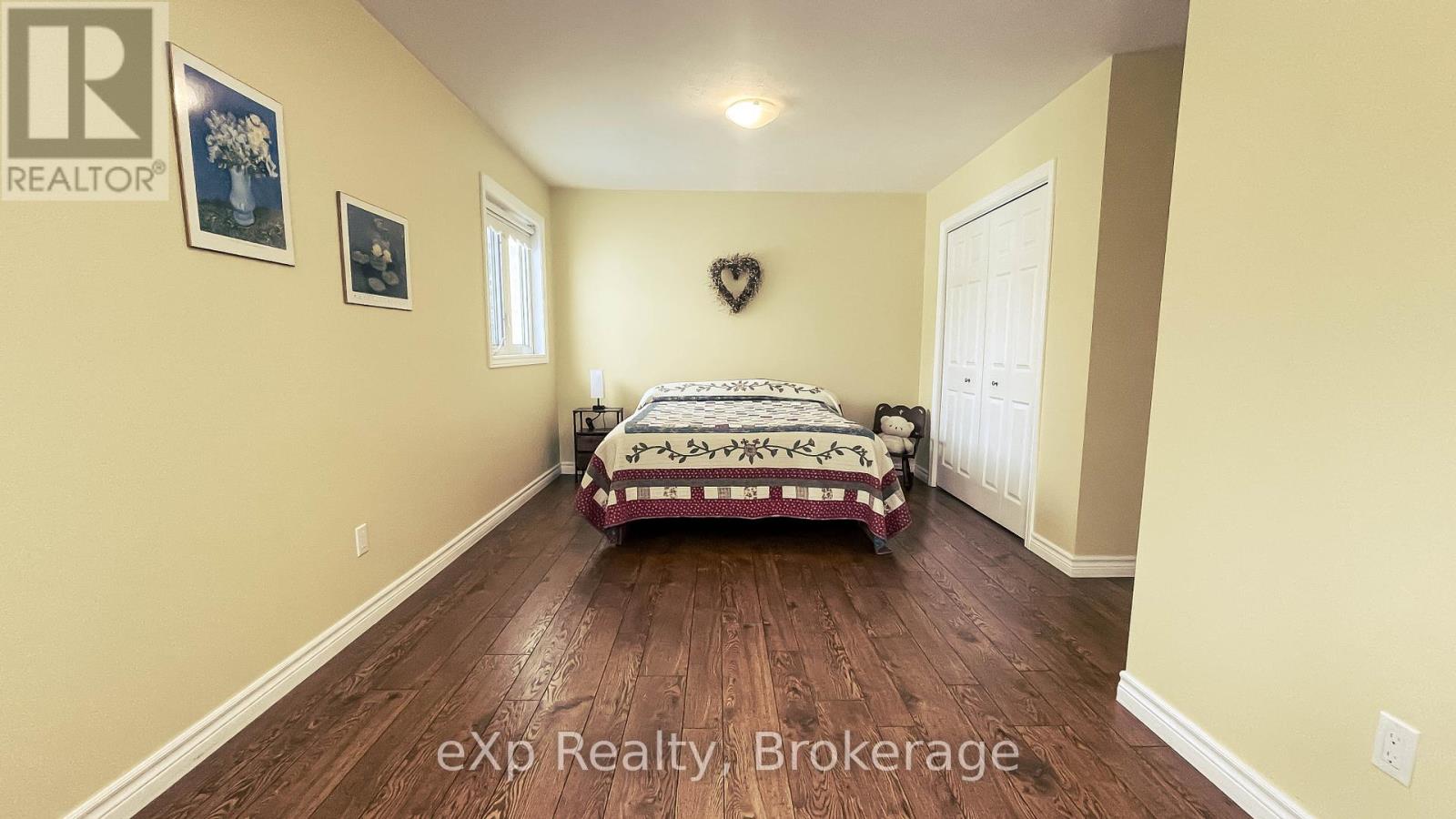 98 Birch Street, South Bruce Peninsula, Ontario  N0H 2G0 - Photo 15 - X12439896