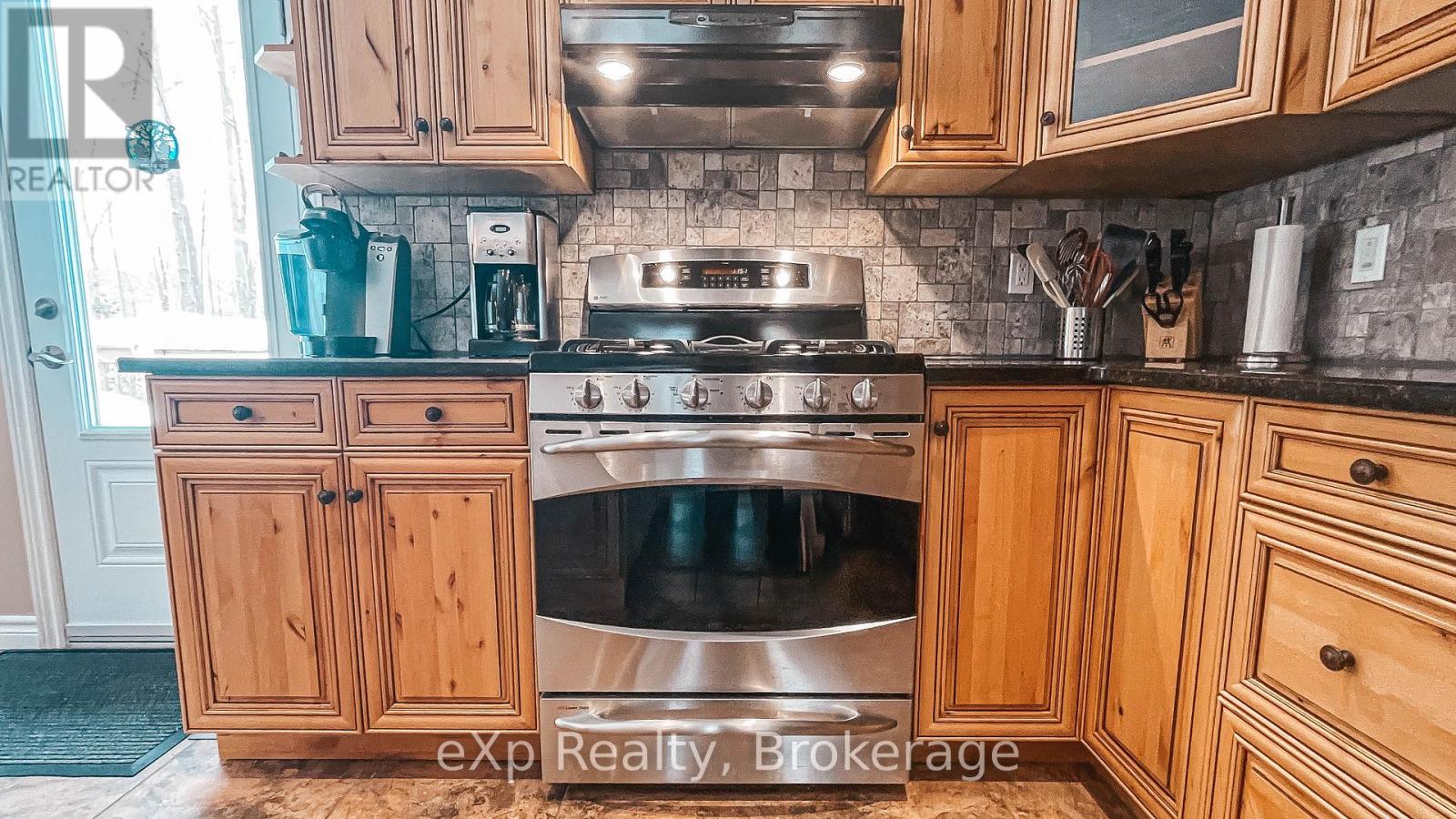 98 Birch Street, South Bruce Peninsula, Ontario  N0H 2G0 - Photo 5 - X12439896
