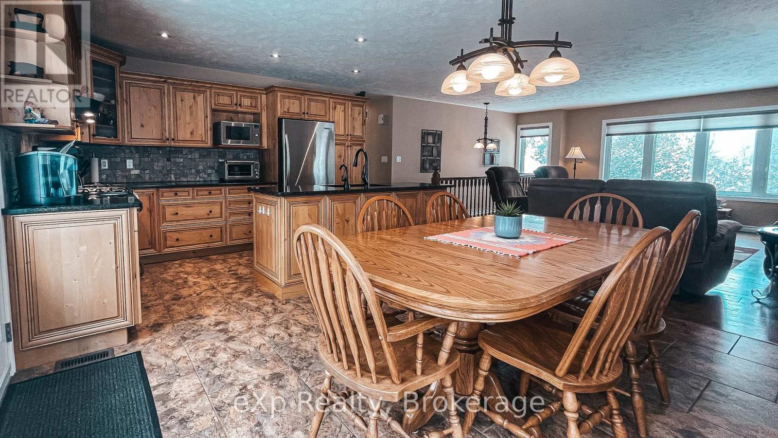 98 Birch Street, South Bruce Peninsula, Ontario  N0H 2G0 - Photo 6 - X12439896