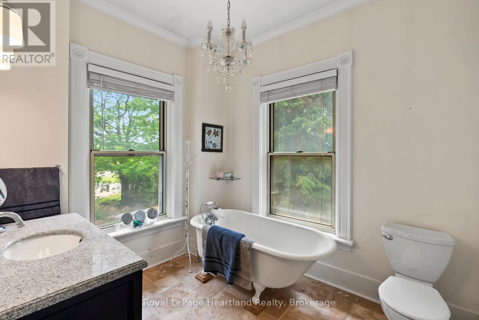9540 Ayton Road, Minto, Ontario  N0G 1Z0 - Photo 35 - X12439938